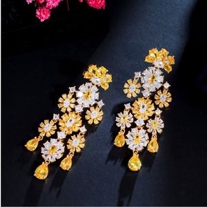 Yellow and silver cubic zirconia earring